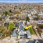 Chateau In The Village - Brand New 3Bd 5Ba
