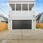 Chateau In The Village - Brand New 3Bd 5Ba