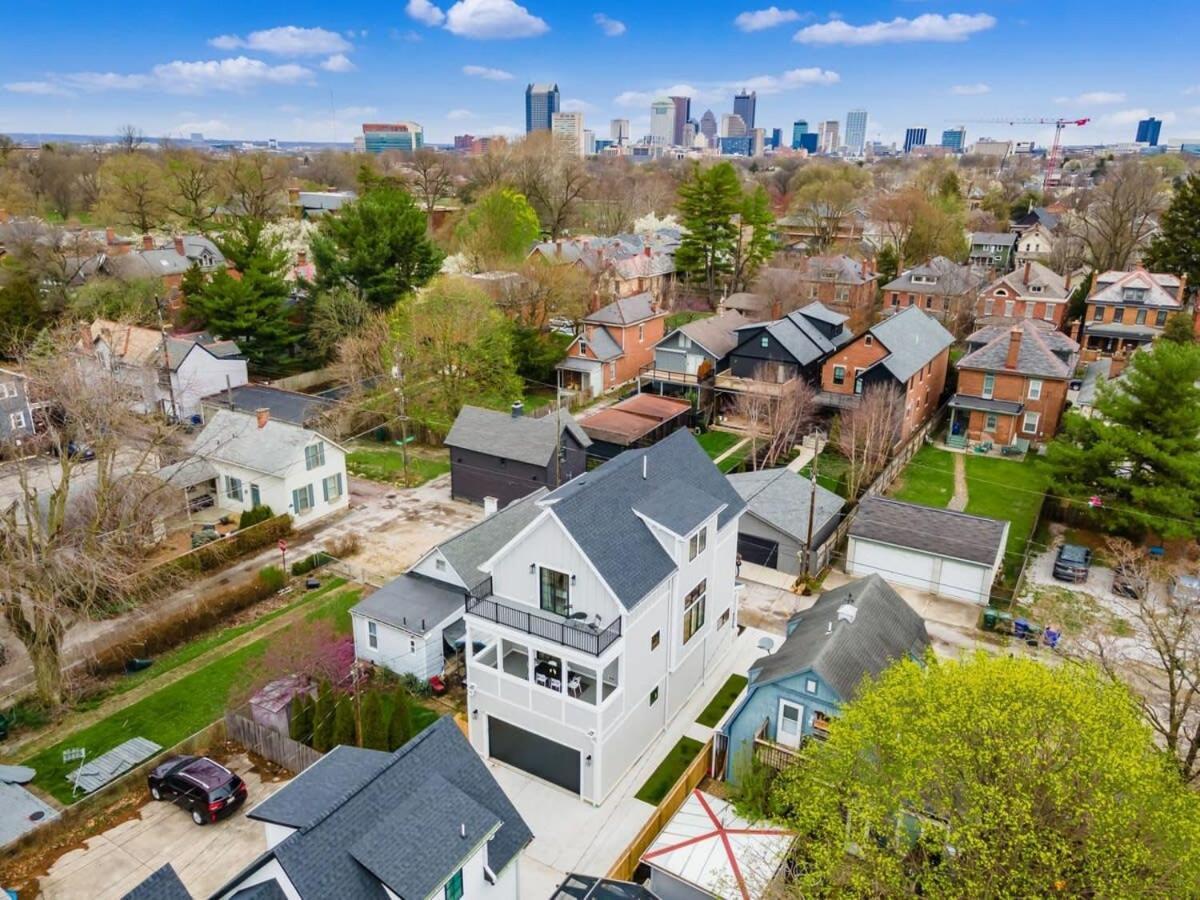Chateau In The Village - Brand New 3bd 5ba