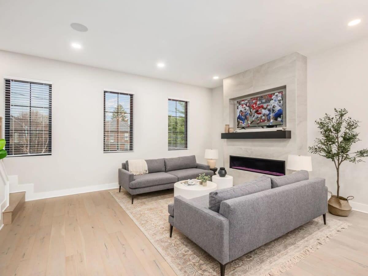 Chateau In The Village - Brand New 3bd 5ba Columbus
