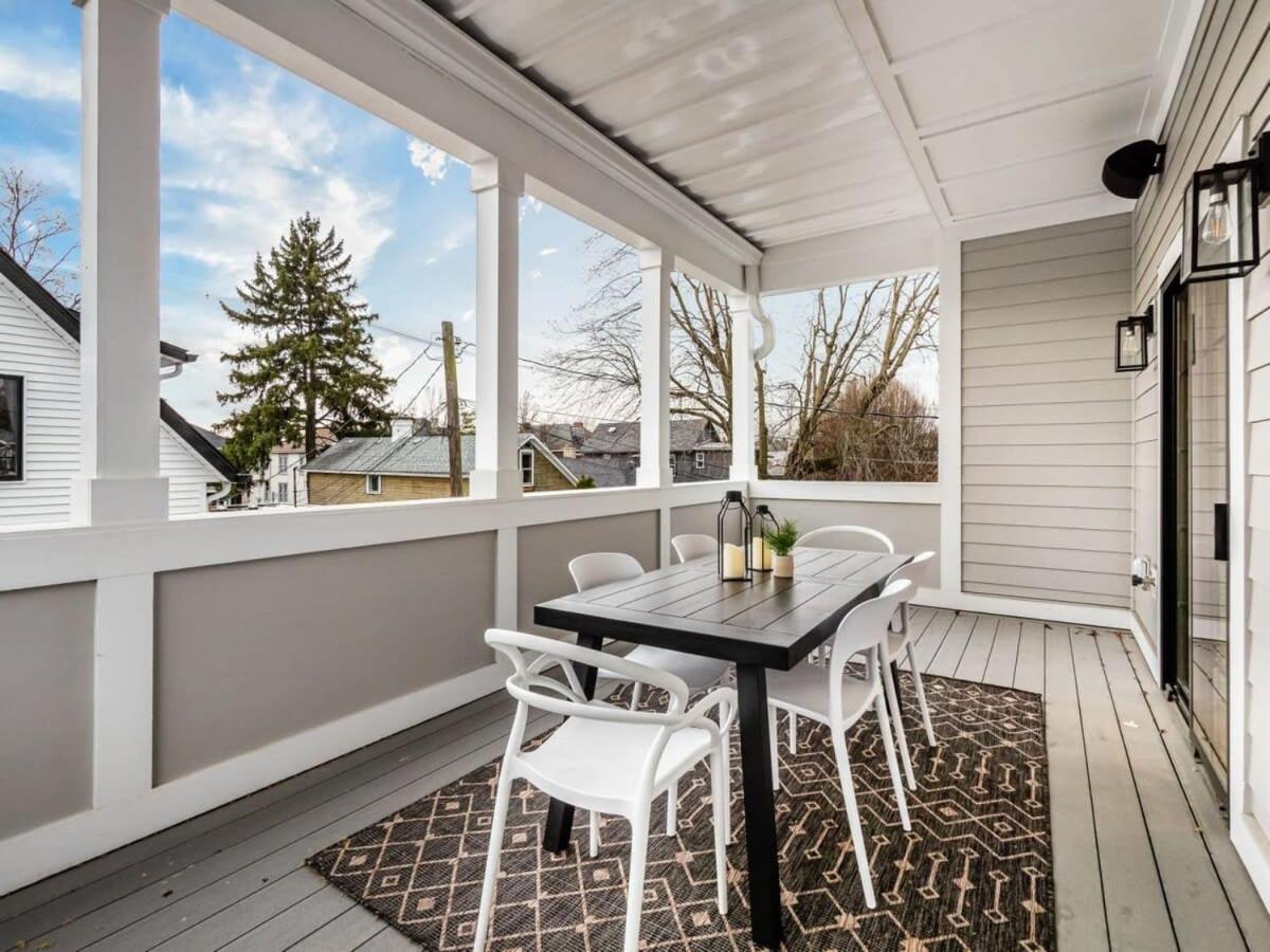 Ferienhaus Chateau In The Village - Brand New 3bd 5ba